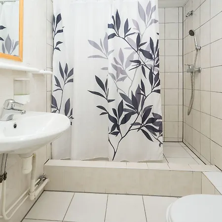 Lillekuela 2* Tallinn